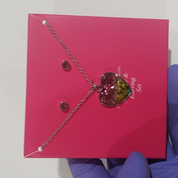 Glittery Ombre Heart Pendant Necklace & Matching Stud Earrings - Cute & Sparkly - Picture 8 of 8